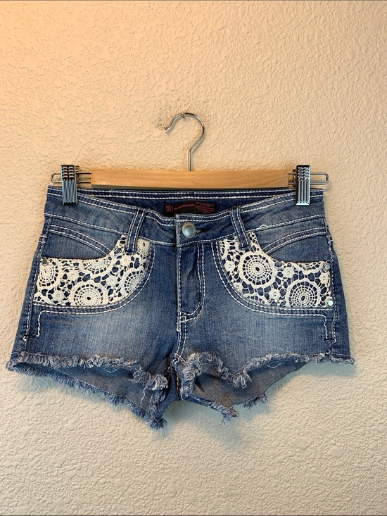 No Boundaries Pants - No Boundaries denim short sz 1 festival summer lowrise boho crochet dark wash